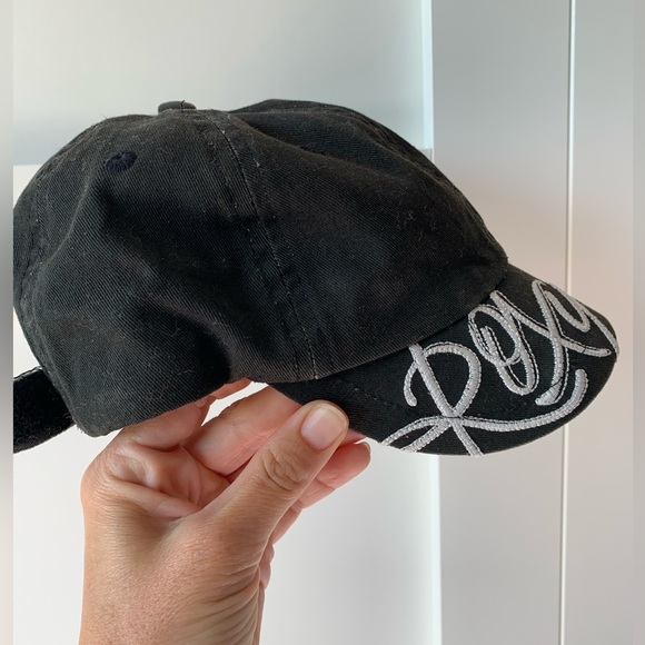 Short Billed Roxy Cap - Picture 3 of 5